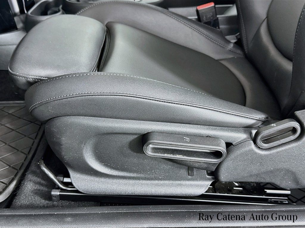 Used 2024 MINI Cooper 2-Door Hardtop FWD image 19