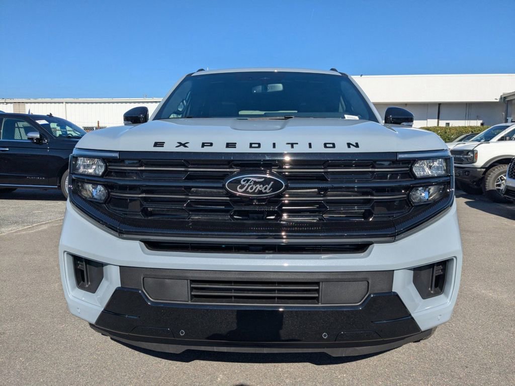 New 2025 Ford Expedition Max Platinum w/ Stealth Performance Package image 9