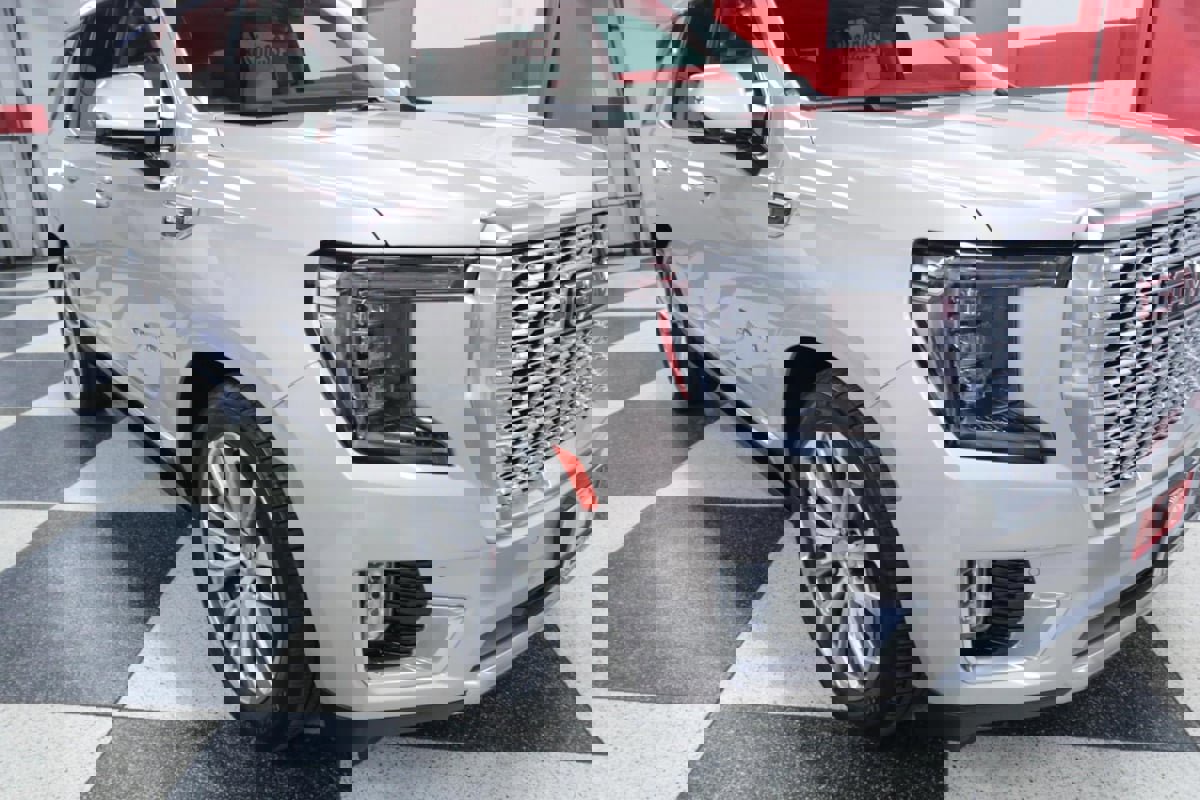 Used 2022 GMC Yukon Denali w/ Denali Premium Package image 38