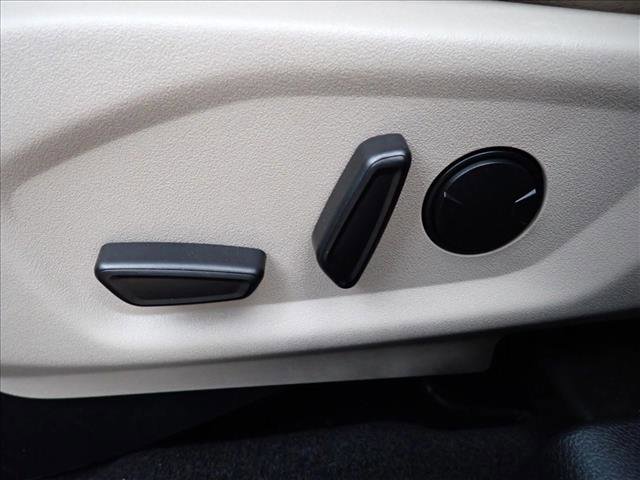 Used 2019 Ford Explorer XLT w/ Equipment Group 202A image 14