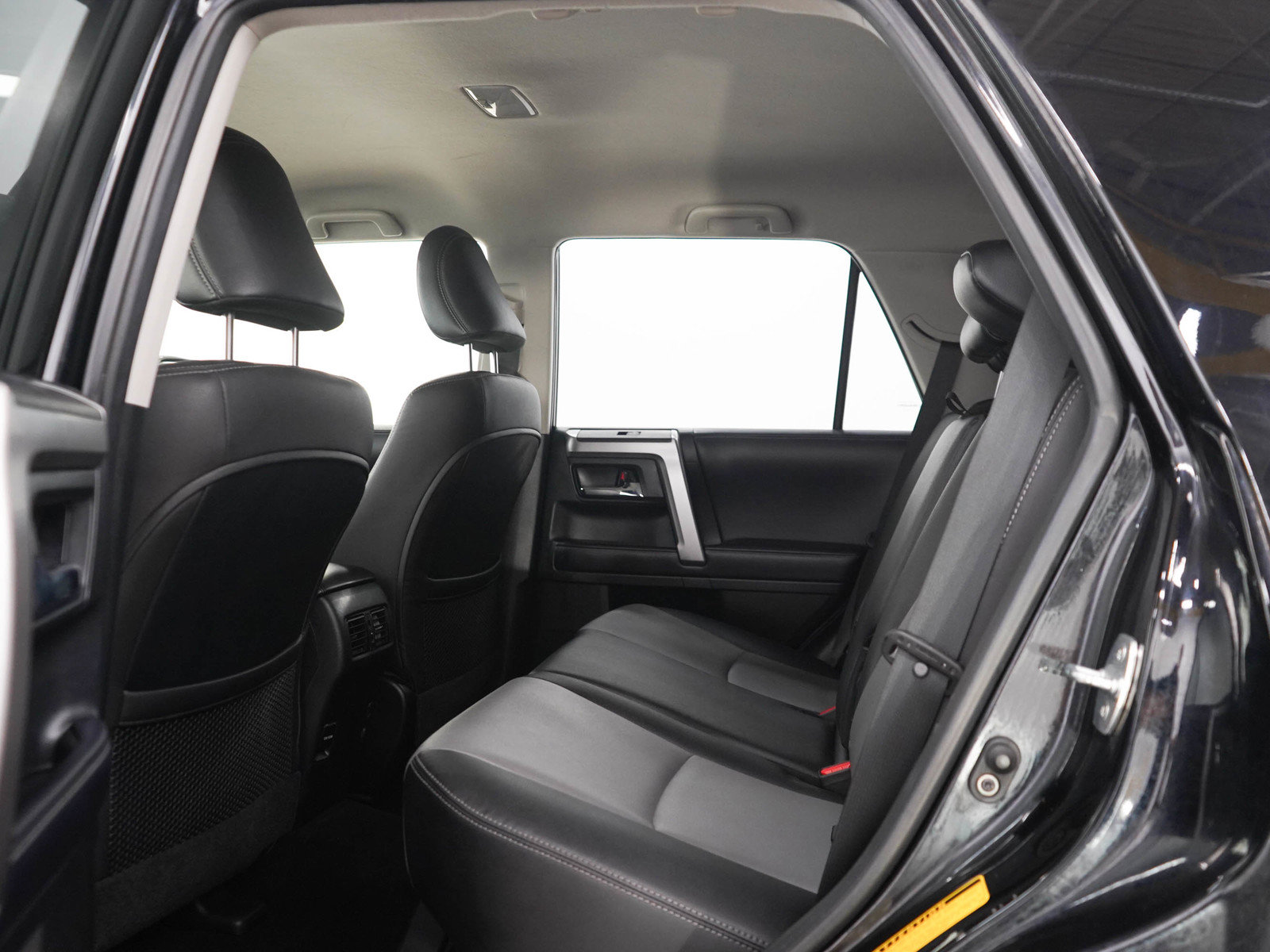 Used 2018 Toyota 4Runner SR5 Premium AWD/4WD image 17