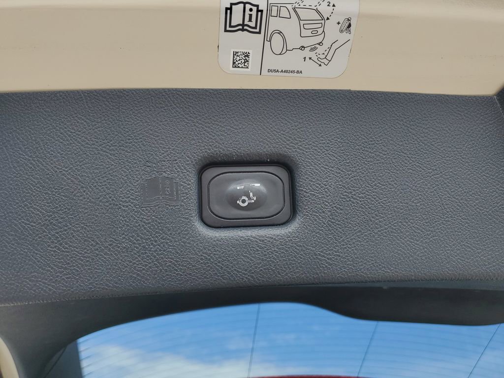 Used 2018 Lincoln MKX Reserve w/ Driver Assistance Package image 7