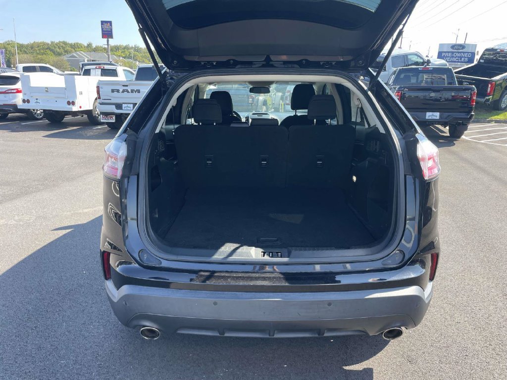 Used 2020 Ford Edge SE FWD image 10