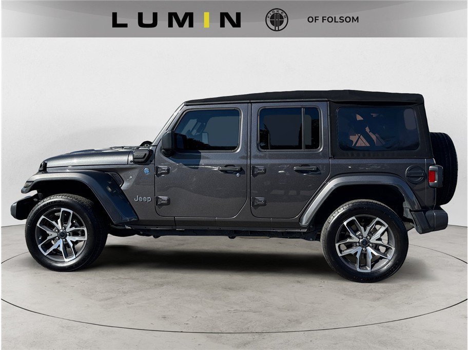 Used 2024 Jeep Wrangler Unlimited AWD/4WD image 2