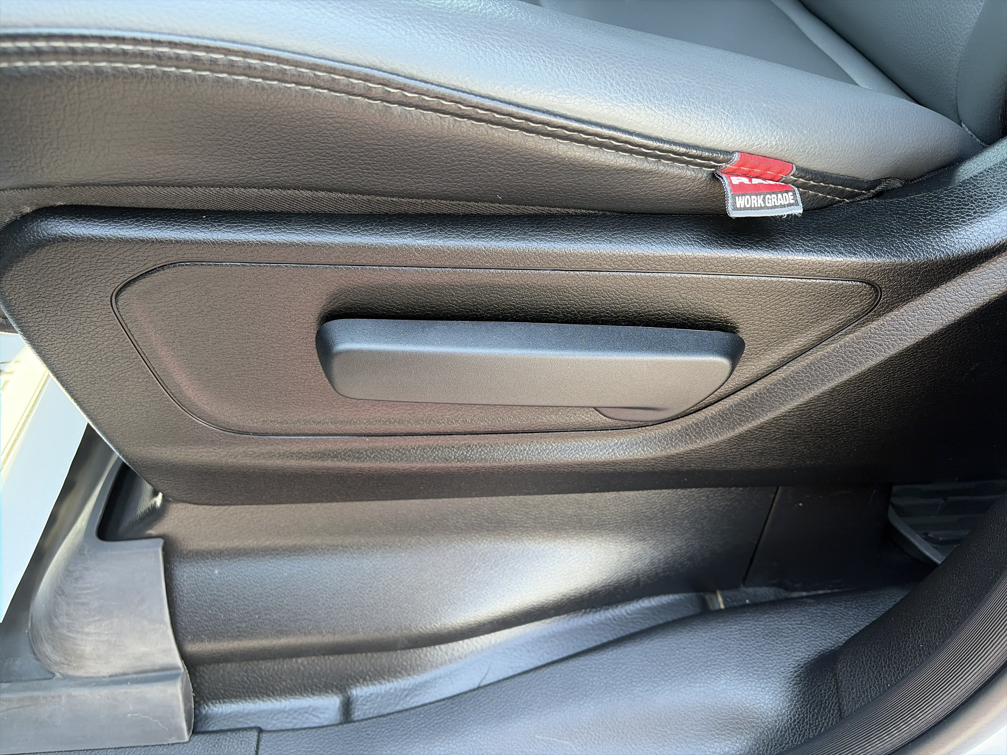 Used 2023 RAM 1500 Tradesman AWD/4WD image 16