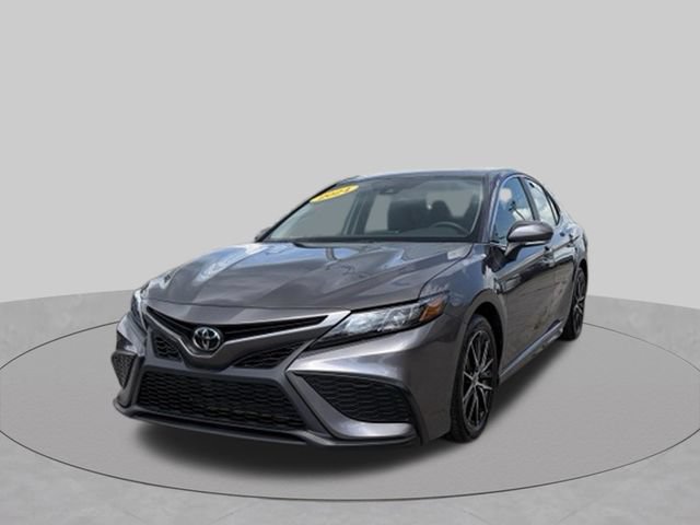 Used 2024 Toyota Camry SE FWD image 1