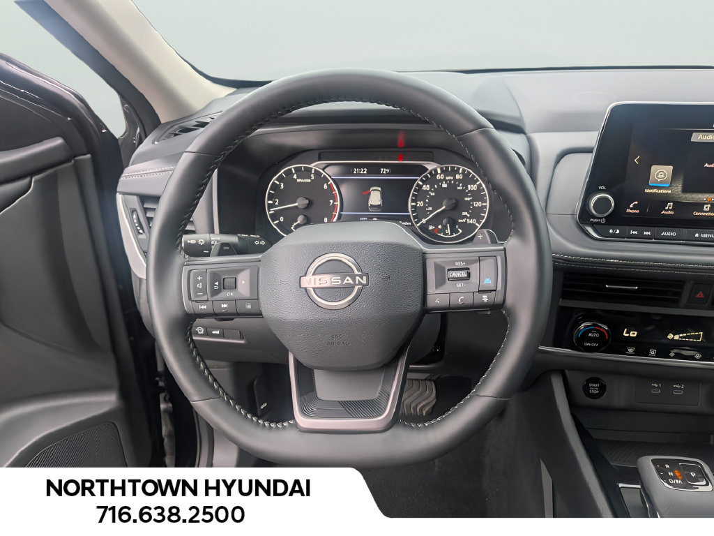 Used 2026 Nissan Rogue SV AWD/4WD image 7