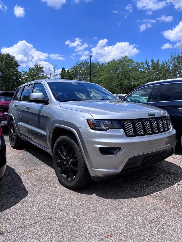 Used 2018 Jeep Grand Cherokee Altitude AWD/4WD image 1