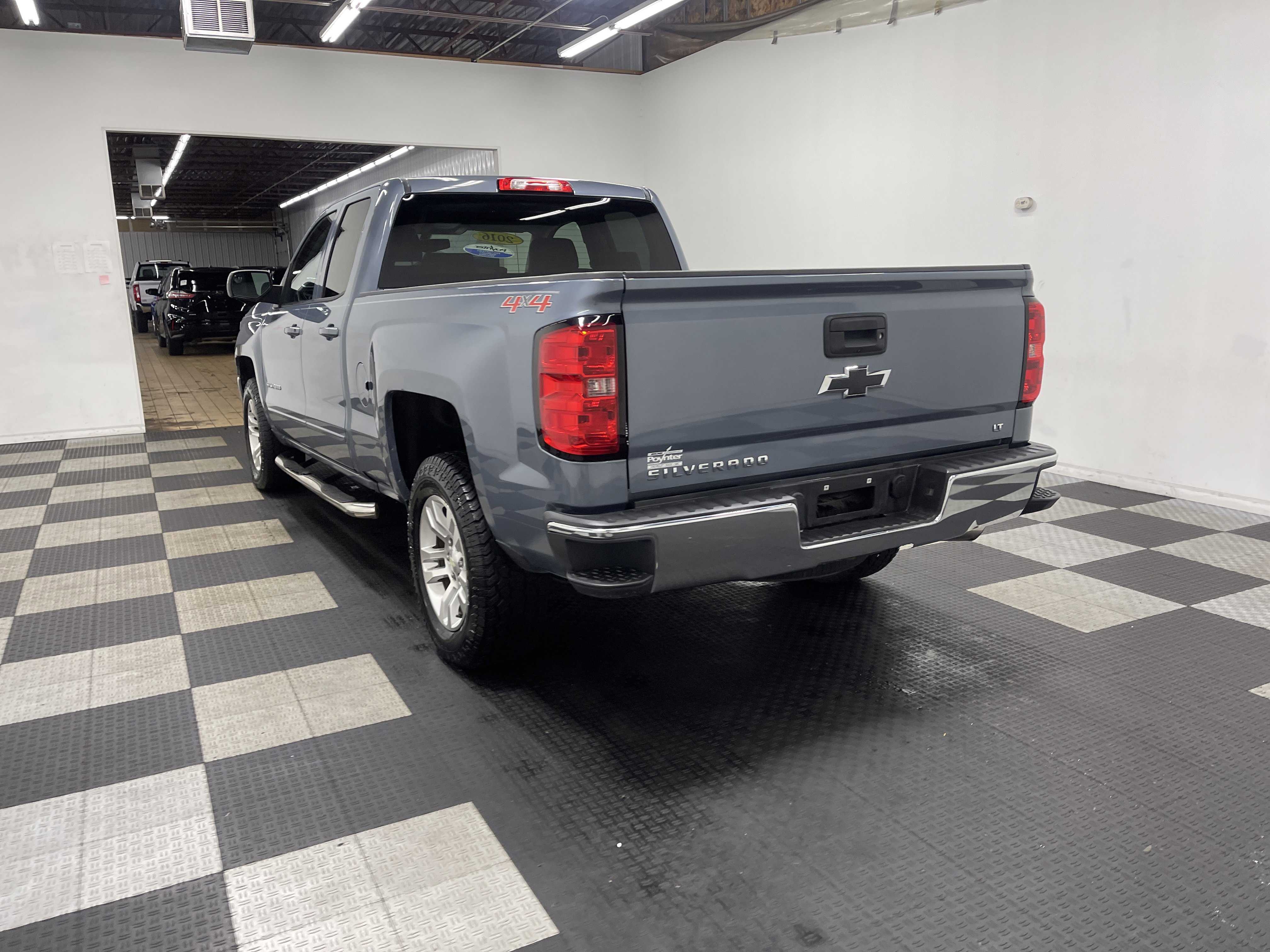Used 2016 Chevrolet Silverado 1500 LT w/ LT Convenience Package image 2
