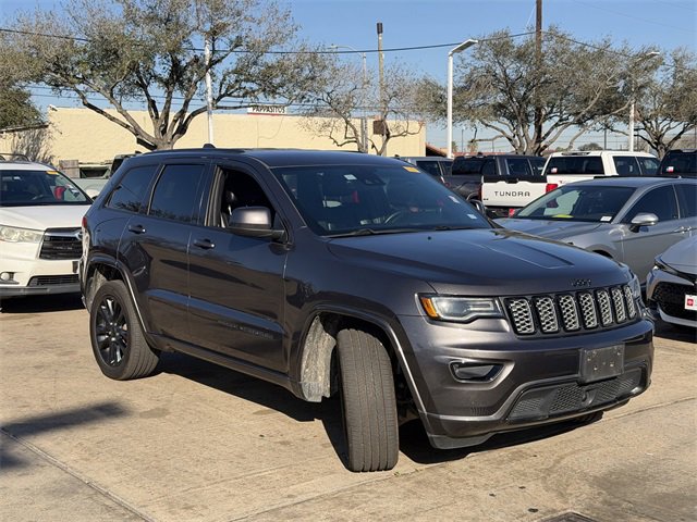 Used 2020 Jeep Grand Cherokee Altitude image 3