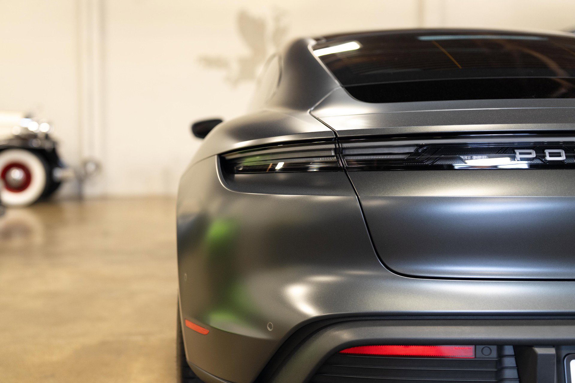 Used 2025 Porsche Taycan RWD image 37