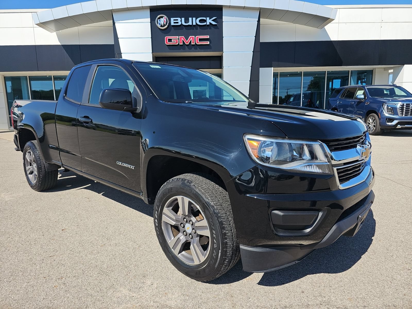 Used 2018 Chevrolet Colorado W/T w/ Custom Special Edition