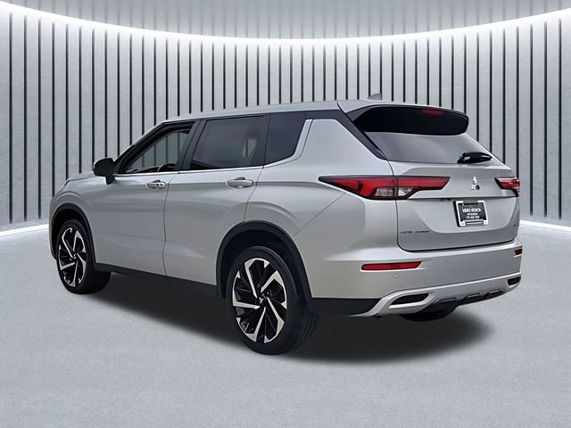 Used 2024 Mitsubishi Outlander SE FWD image 3
