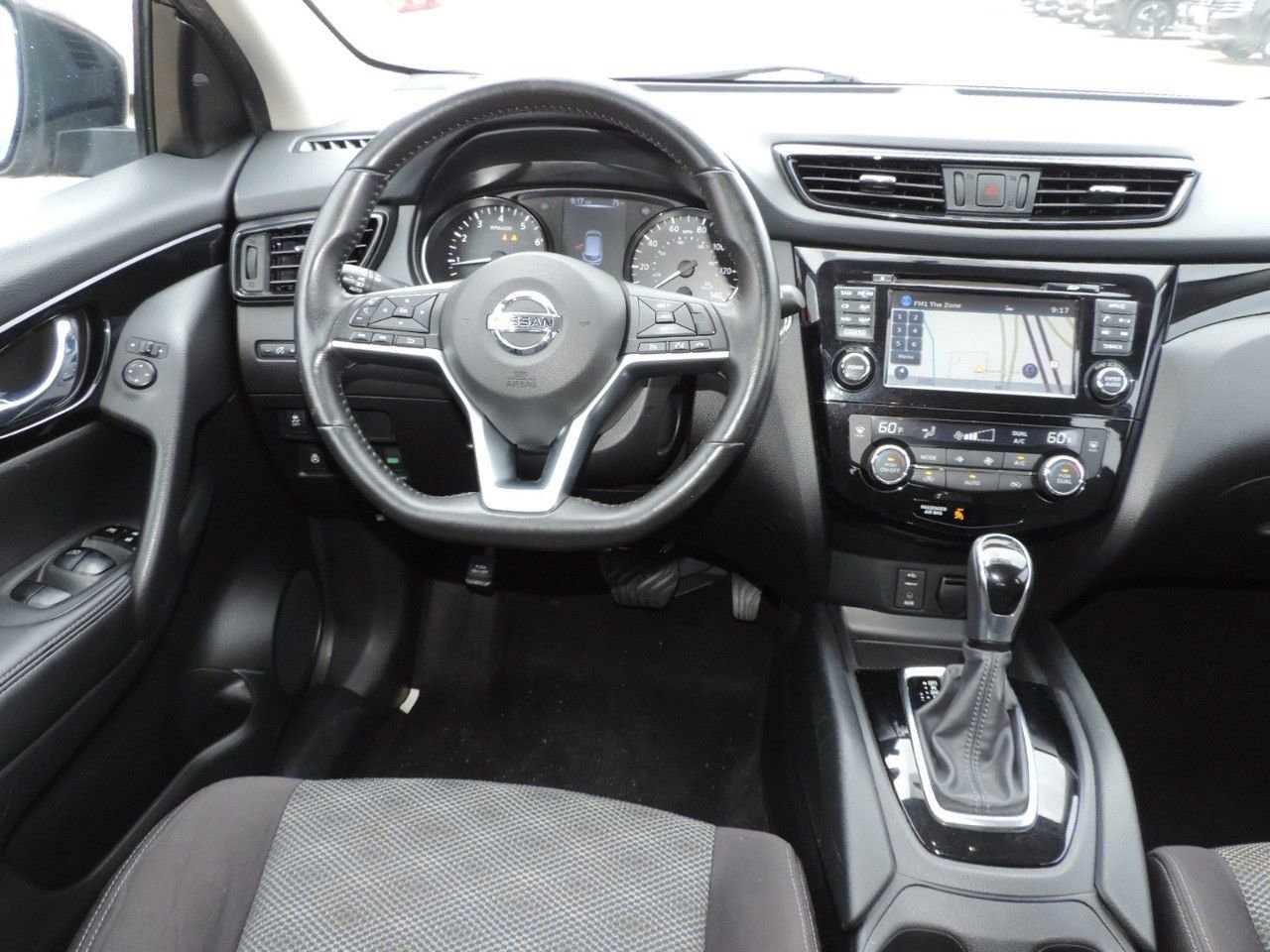 Used 2018 Nissan Rogue Sport SV w/ SV Technology Package image 21