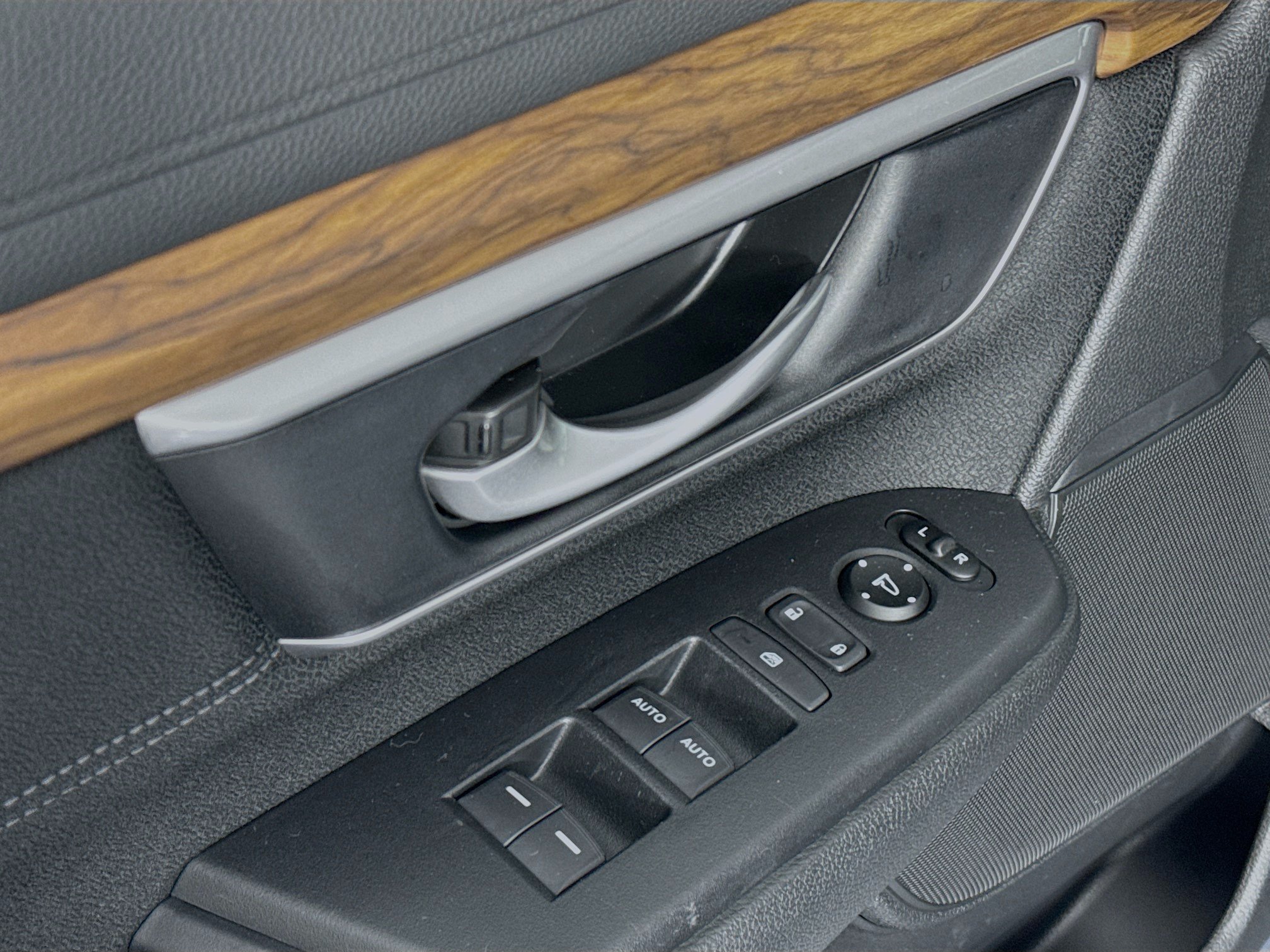 Certified 2020 Honda CR-V EX image 17
