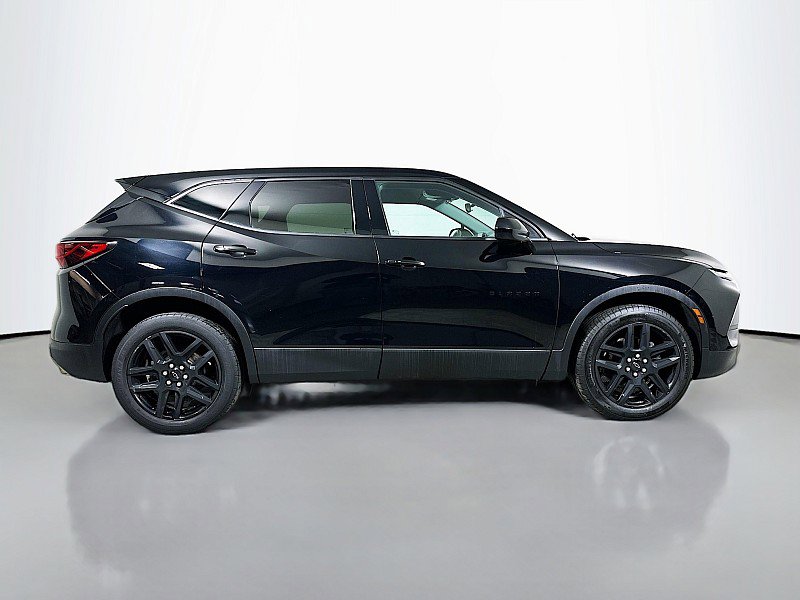 Used 2023 Chevrolet Blazer LT w/ Driver Confidence Package AWD/4WD image 8