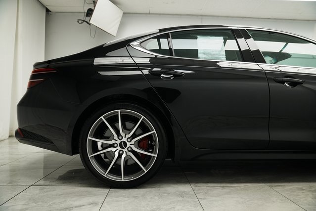 Used 2025 Genesis G70 2.5T image 12