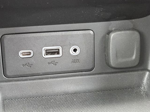 Used 2023 GMC Terrain SLE w/ Driver Convenience Package image 6