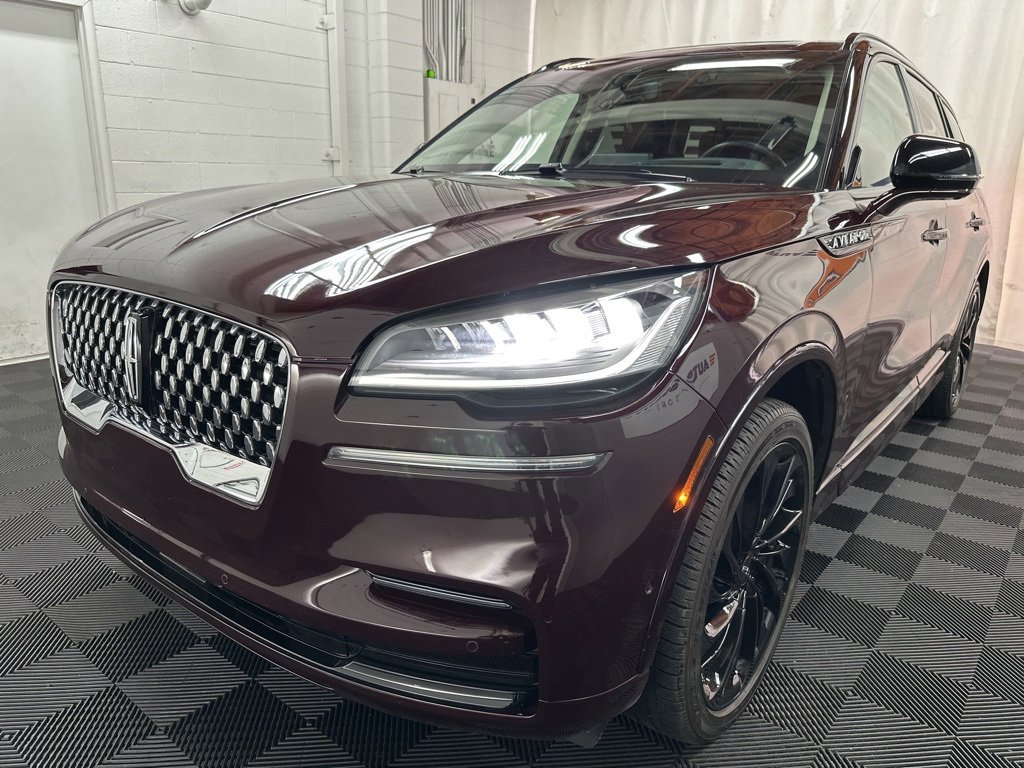 Used 2023 Lincoln Aviator Reserve w/ Equipment Group 201A image 4