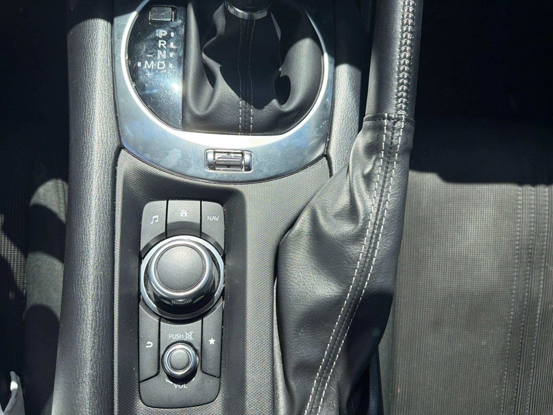 Used 2020 MAZDA MX-5 Miata Sport RWD image 23
