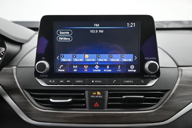 Used 2025 Nissan Altima 2.5 SV FWD image 16