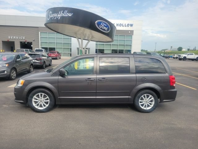 Used 2016 Dodge Grand Caravan SXT w/ UConnect Hands-Free Group FWD image 2