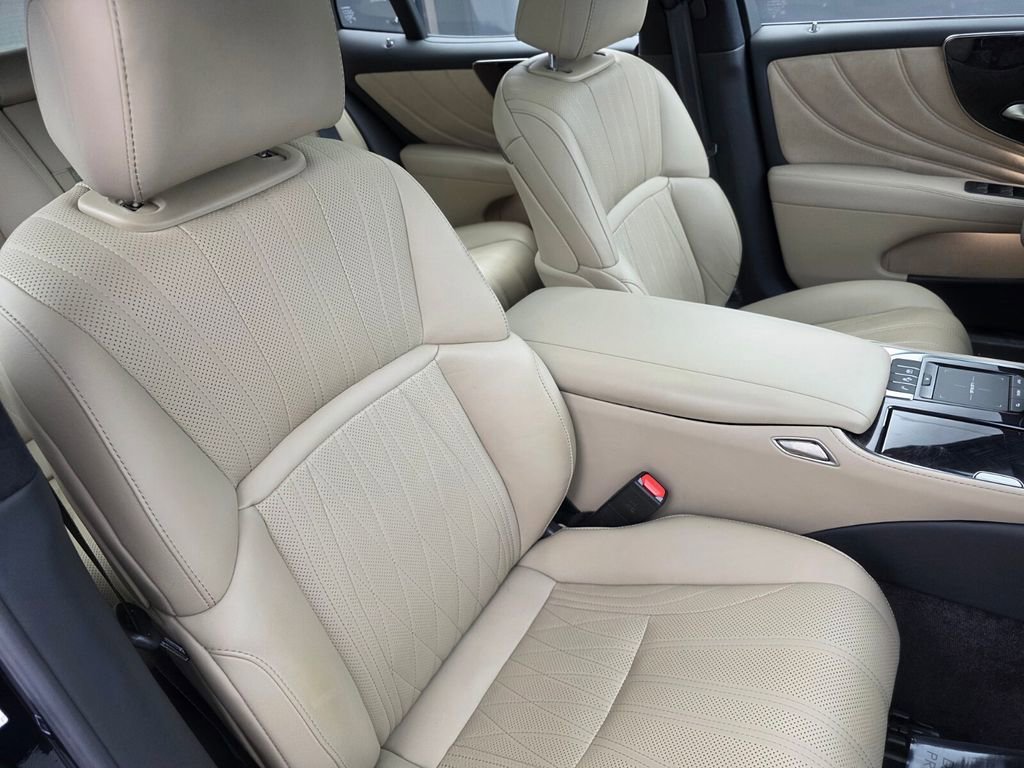 Used 2021 Lexus LS 500 AWD w/ Interior Upgrade Package image 28