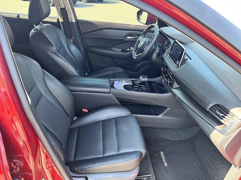 Certified 2023 Nissan Rogue SV w/ SV Premium B Package FWD image 17