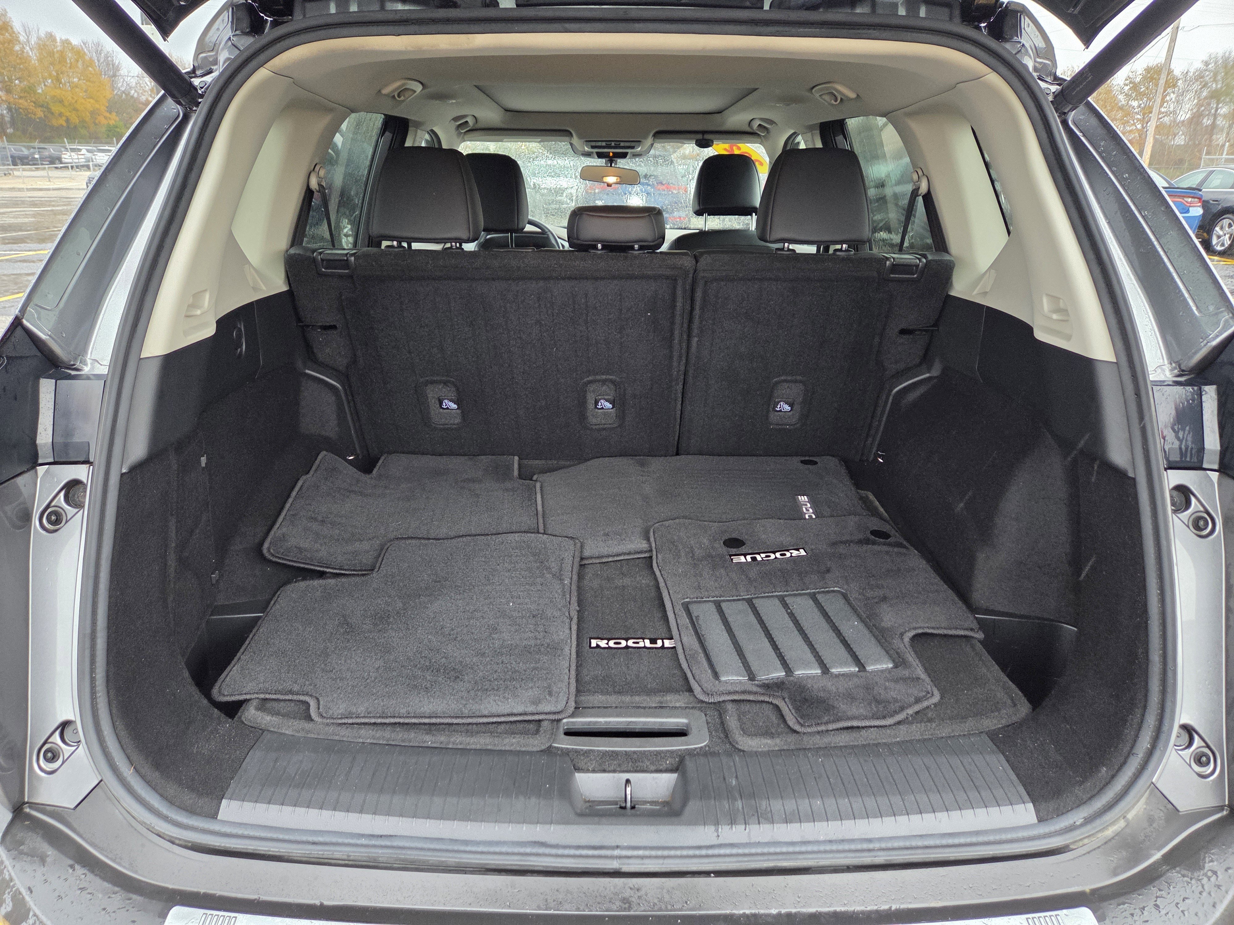 Used 2021 Nissan Rogue SV w/ Premium Package image 8