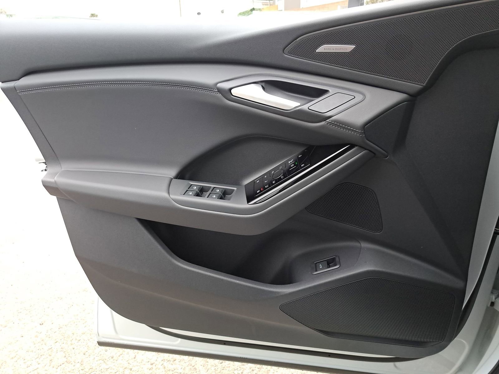 New 2025 Audi Q6 e-tron Premium Plus AWD/4WD image 29