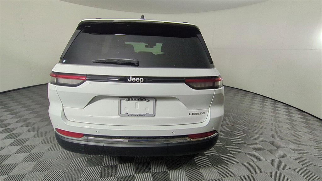 New 2025 Jeep Grand Cherokee Laredo w/ MOPAR Finishing Package image 5