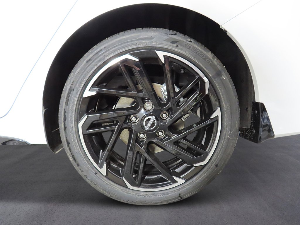 New 2026 Nissan Sentra SR w/ SR Premium Package image 9