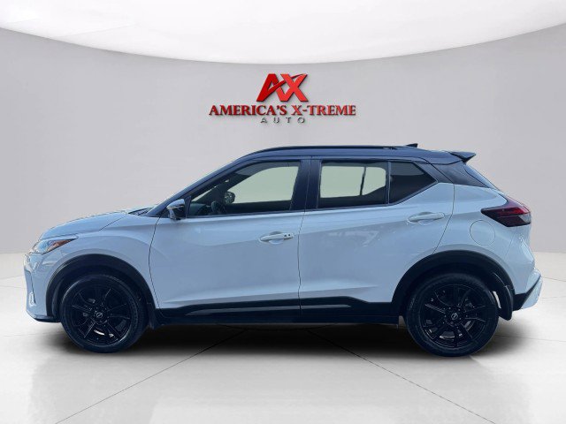 Used 2024 Nissan Kicks SR image 2