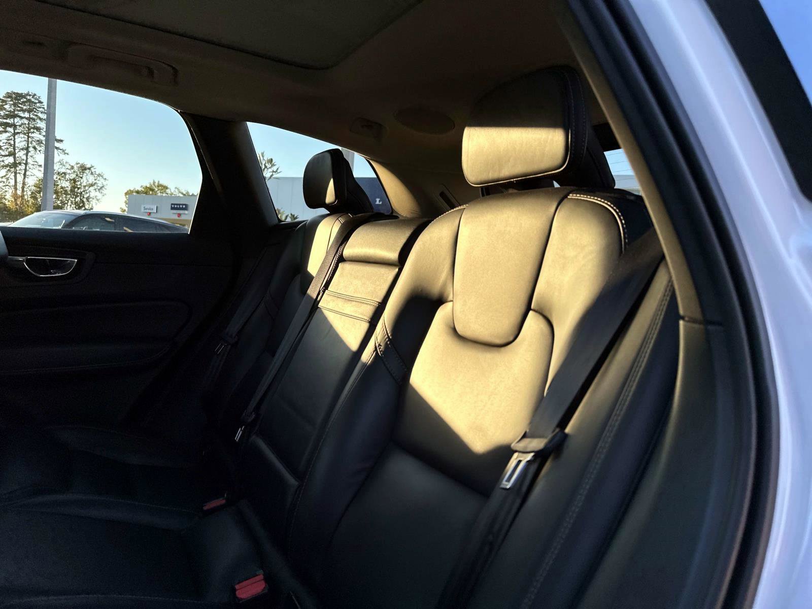 Used 2021 Volvo XC60 T5 Inscription w/ Protection Package Premier image 14