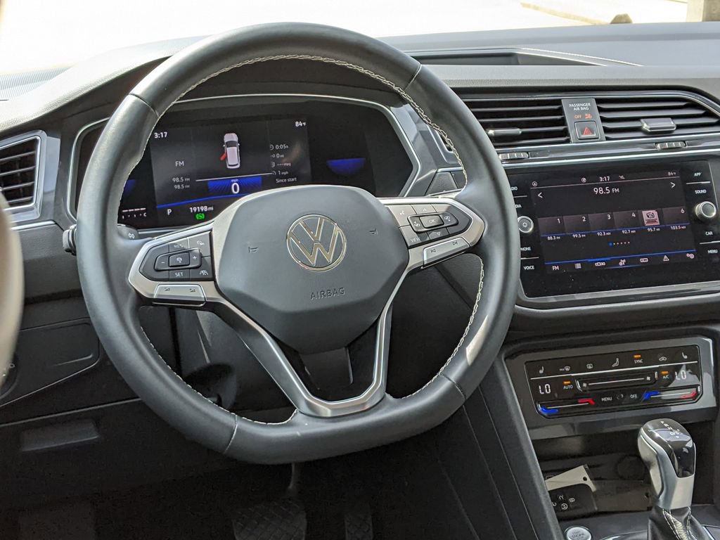 Used 2023 Volkswagen Tiguan SE FWD image 13