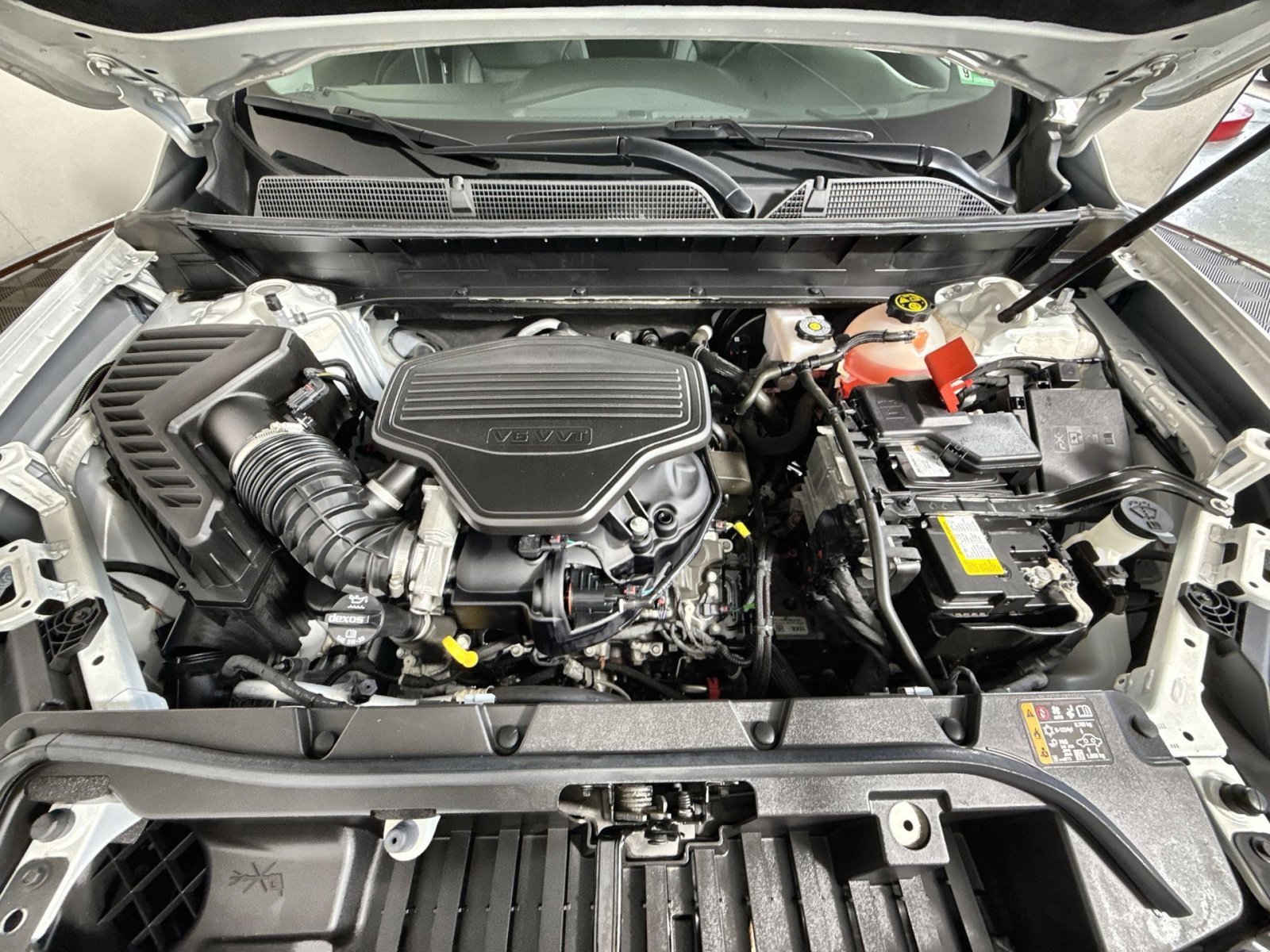 Used 2023 GMC Acadia SLT w/ Preferred Package image 28