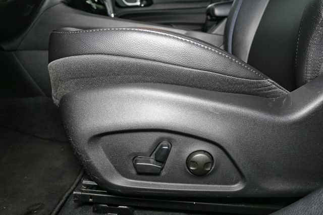 Used 2026 Jeep Compass Limited AWD/4WD image 37