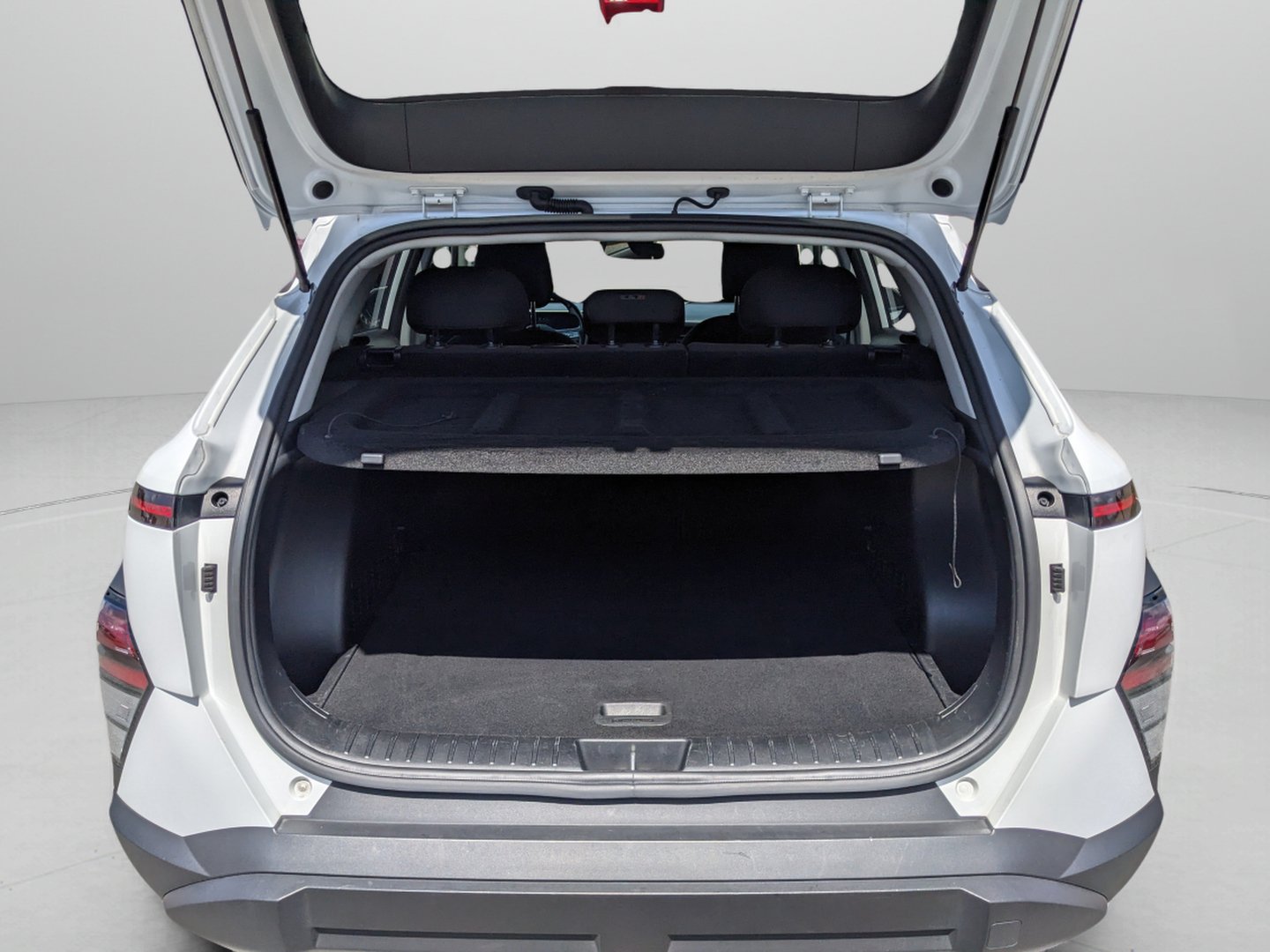 Used 2025 Hyundai Kona SEL FWD image 11