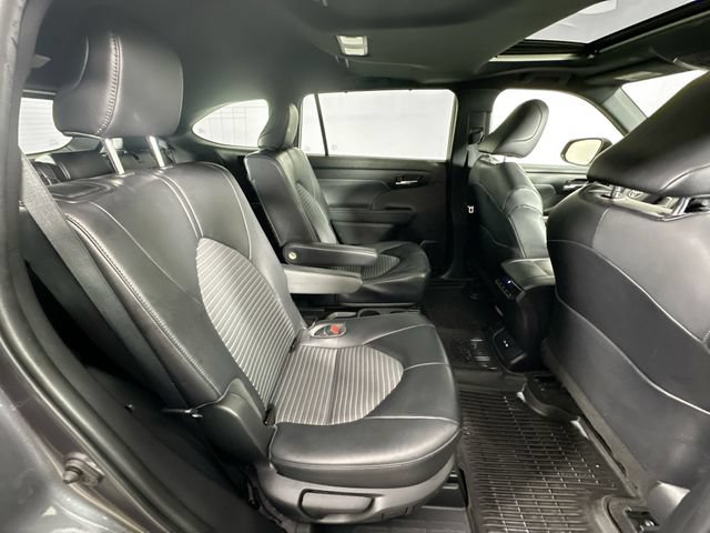 Used 2023 Toyota Highlander XSE AWD/4WD image 28
