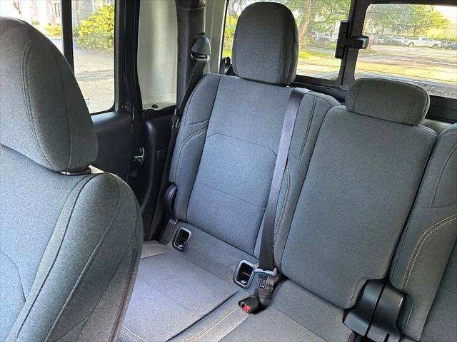Certified 2025 Jeep Gladiator Sport AWD/4WD image 14