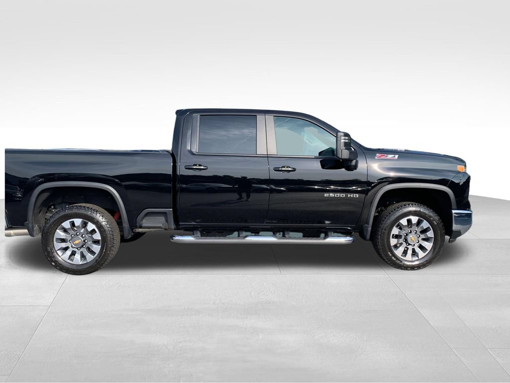 Used 2024 Chevrolet Silverado 2500 LT AWD/4WD image 6
