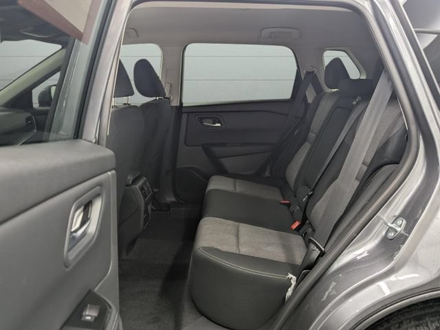 Certified 2026 Nissan Rogue SV FWD image 30