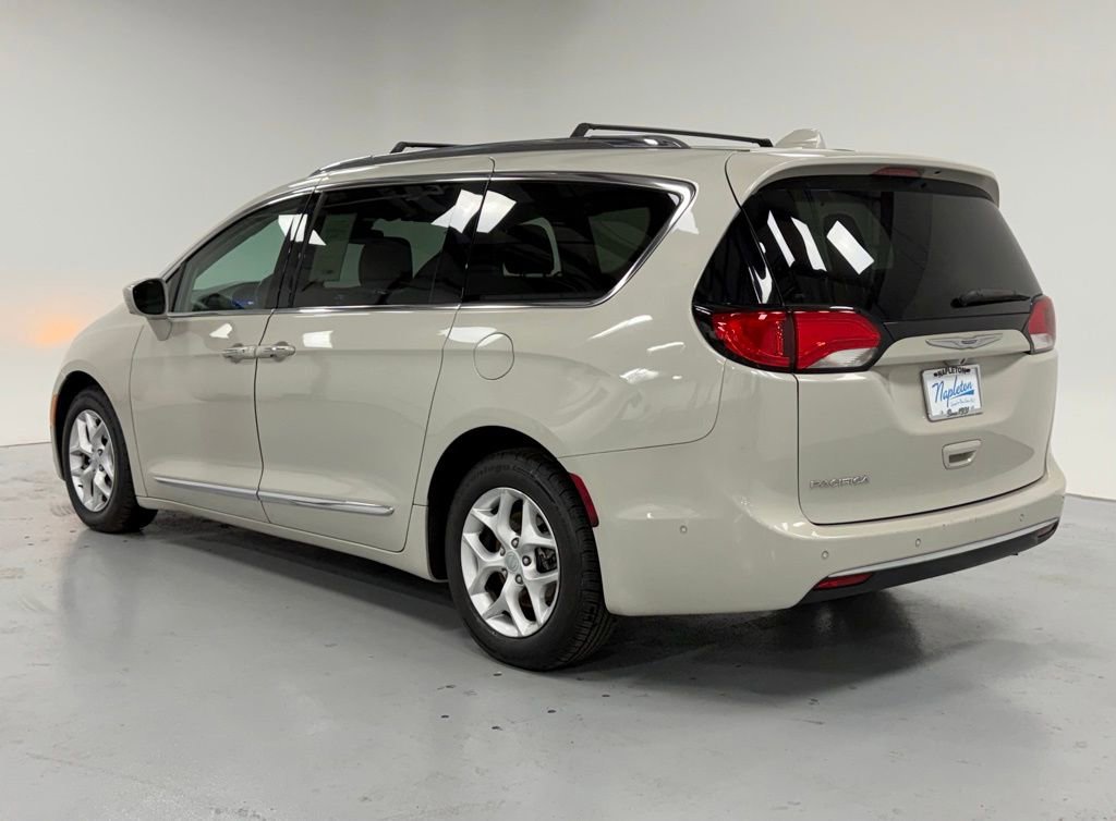 Used 2020 Chrysler Pacifica Touring-L Plus w/ Tire & Wheel Group image 3