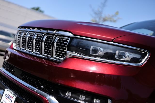 Used 2022 Jeep Grand Wagoneer Series III w/ Flexible Seating Group AWD/4WD image 20