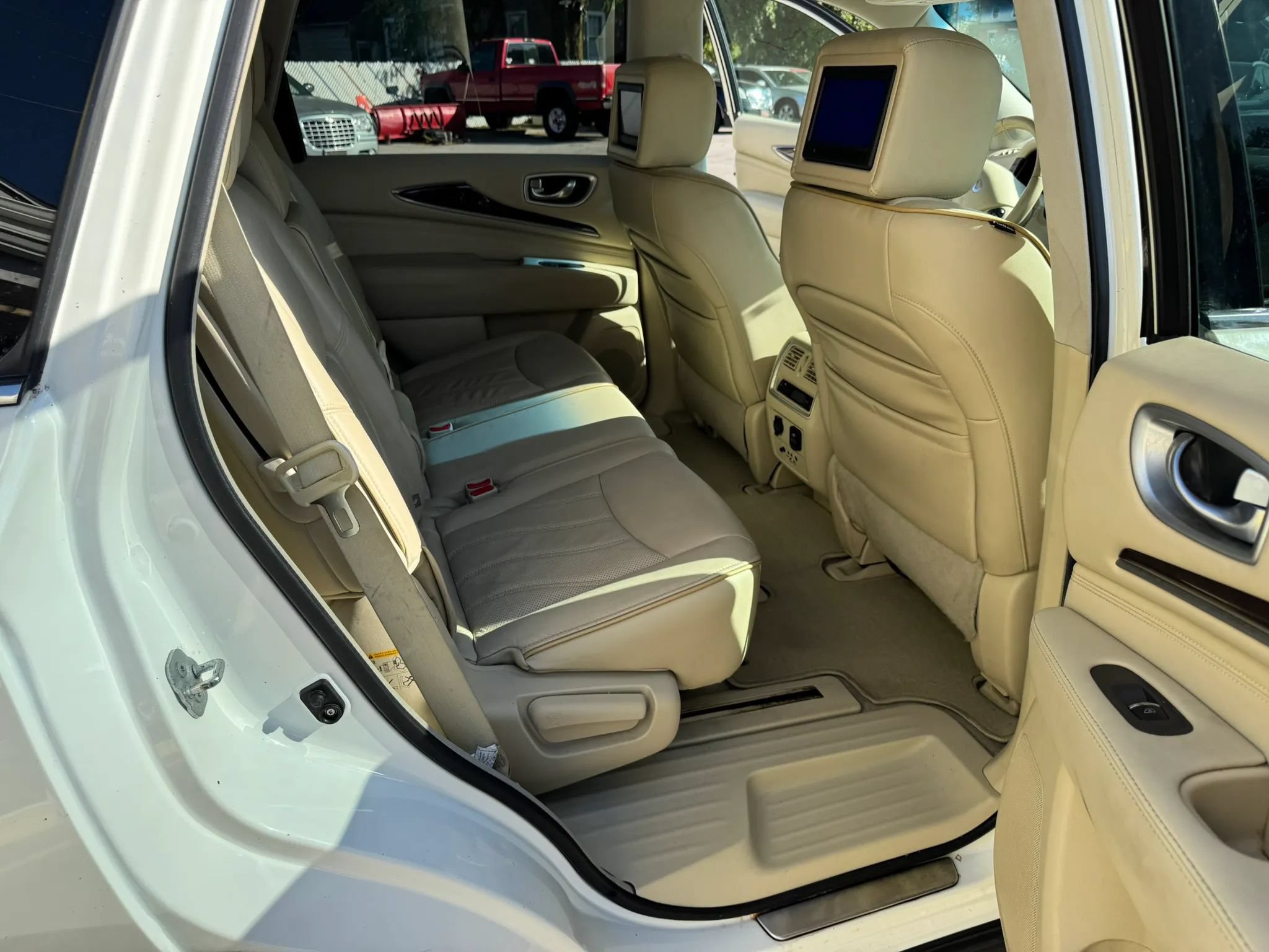 Used 2014 INFINITI QX60 Luxe w/ Premium Plus Package AWD/4WD image 23