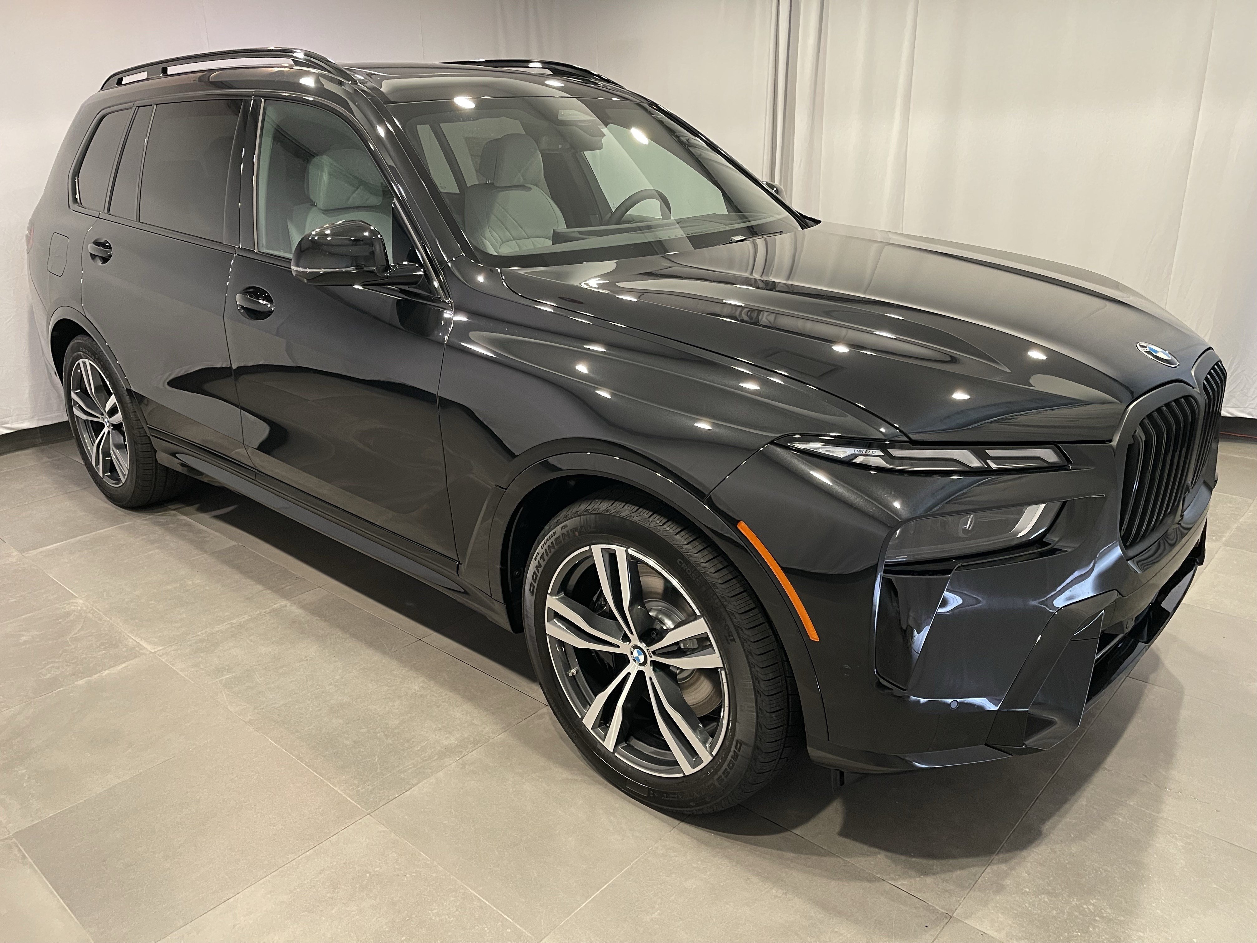 New 2027 BMW X7 xDrive40i w/ M Sport Package AWD/4WD image 3