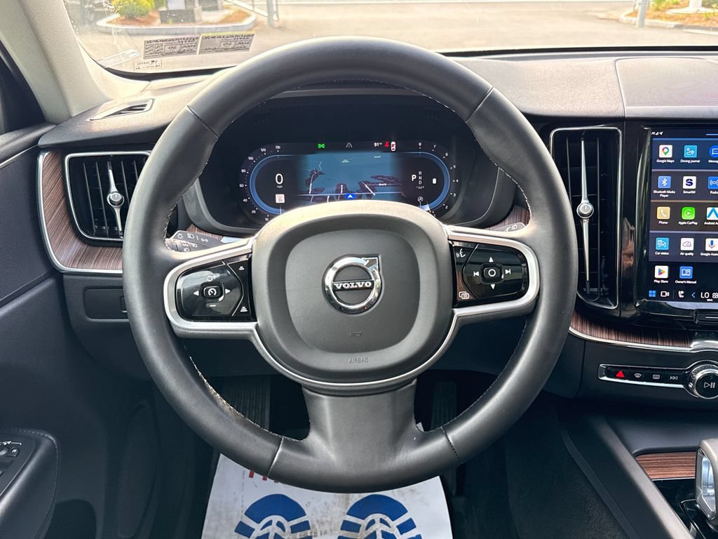 Used 2023 Volvo XC60 B5 Plus w/ Climate Package AWD/4WD image 16