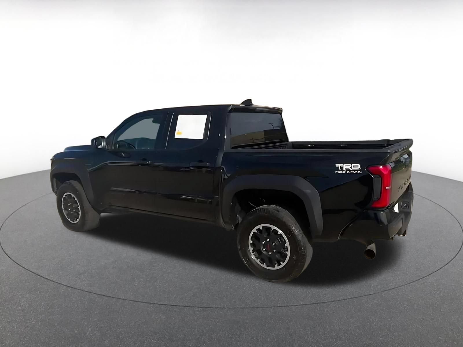 Used 2025 Toyota Tacoma TRD Off-Road AWD/4WD image 9