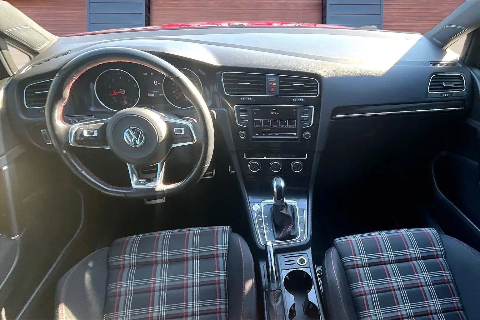 Used 2017 Volkswagen GTI Sport image 15