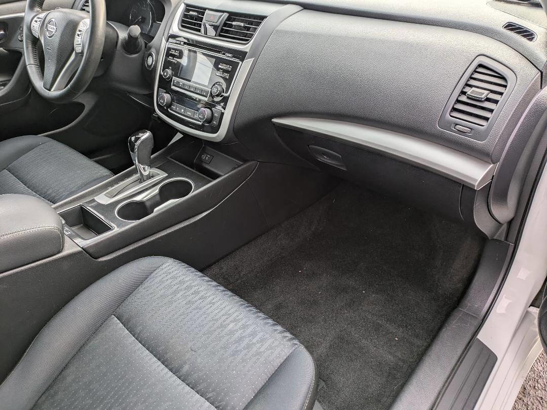 Used 2018 Nissan Altima 2.5 SV image 12
